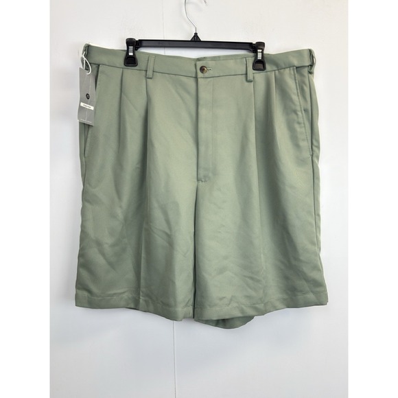 Haggar Cool 18 Pro Shorts Mens 38 Green Gabardine UPF Pleated Expandable Waist - Picture 1 of 6